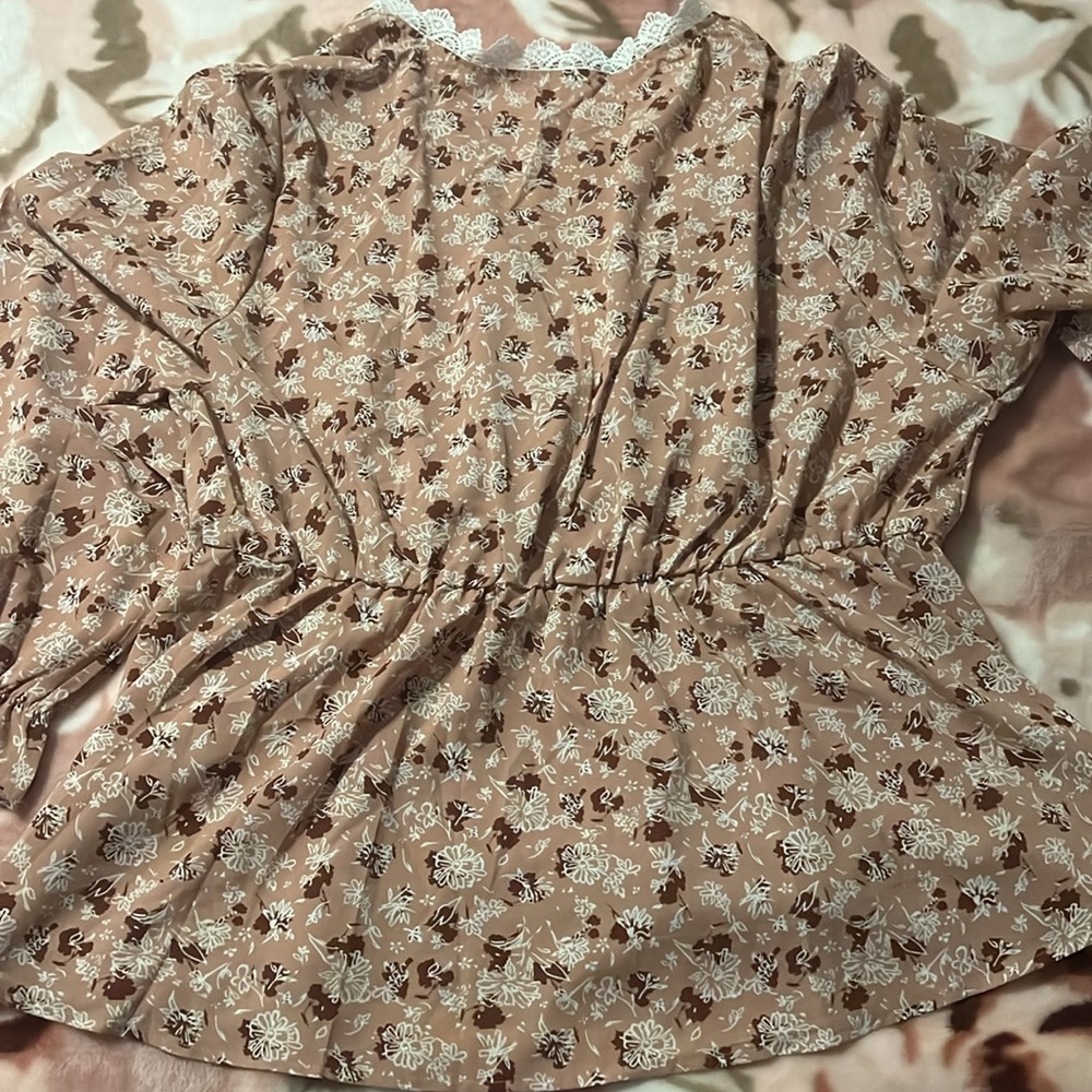 PLUS SIZE TOP - Picture 5 of 5